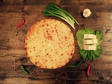 Осетинские пироги с зеленым луком и сыром