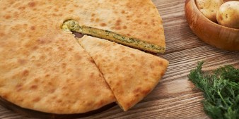 Осетинские пироги с картошкой, укропом и сыром