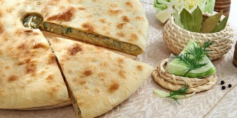 Осетинские пироги с капустой, сыром и грецким орехом