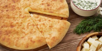 Осетинские пироги с моцареллой и осетинским сыром