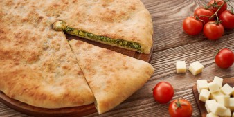 Осетинские пироги с листьями шпината и сыром